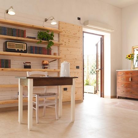 Casa Delfico Ristoro In Famiglia Guest House Терамо Екстериор снимка