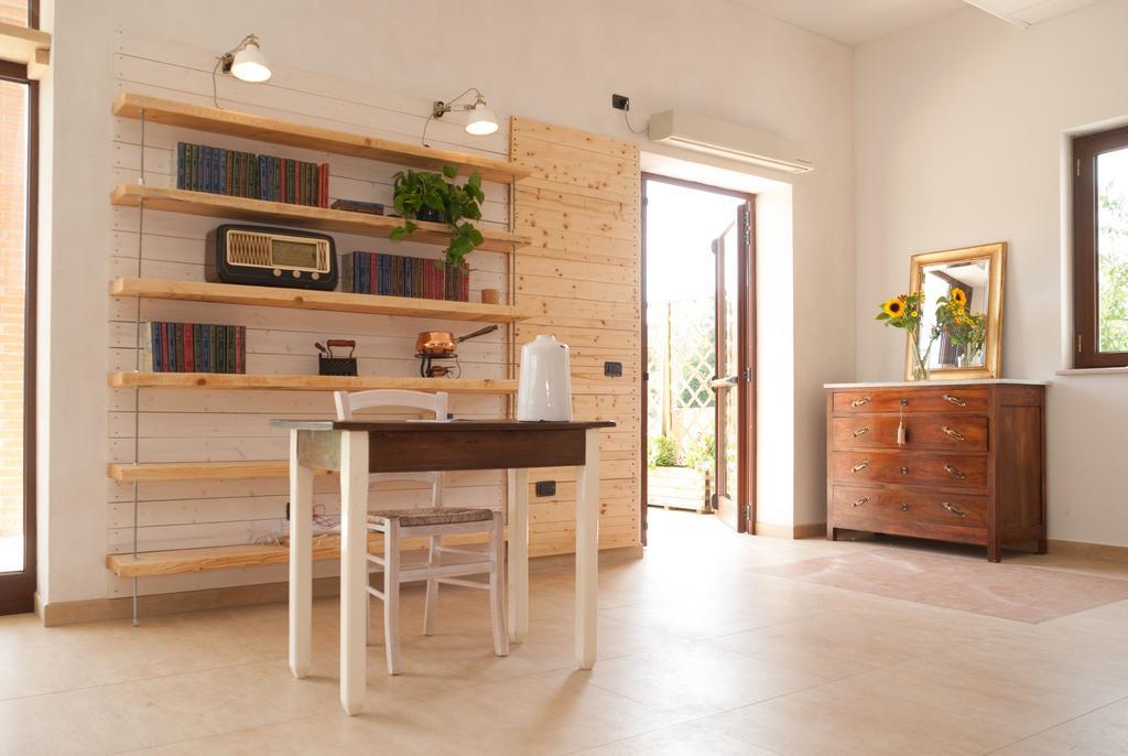 Casa Delfico Ristoro In Famiglia Guest House Терамо Екстериор снимка