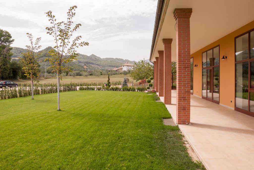 Casa Delfico Ristoro In Famiglia Guest House Терамо Екстериор снимка